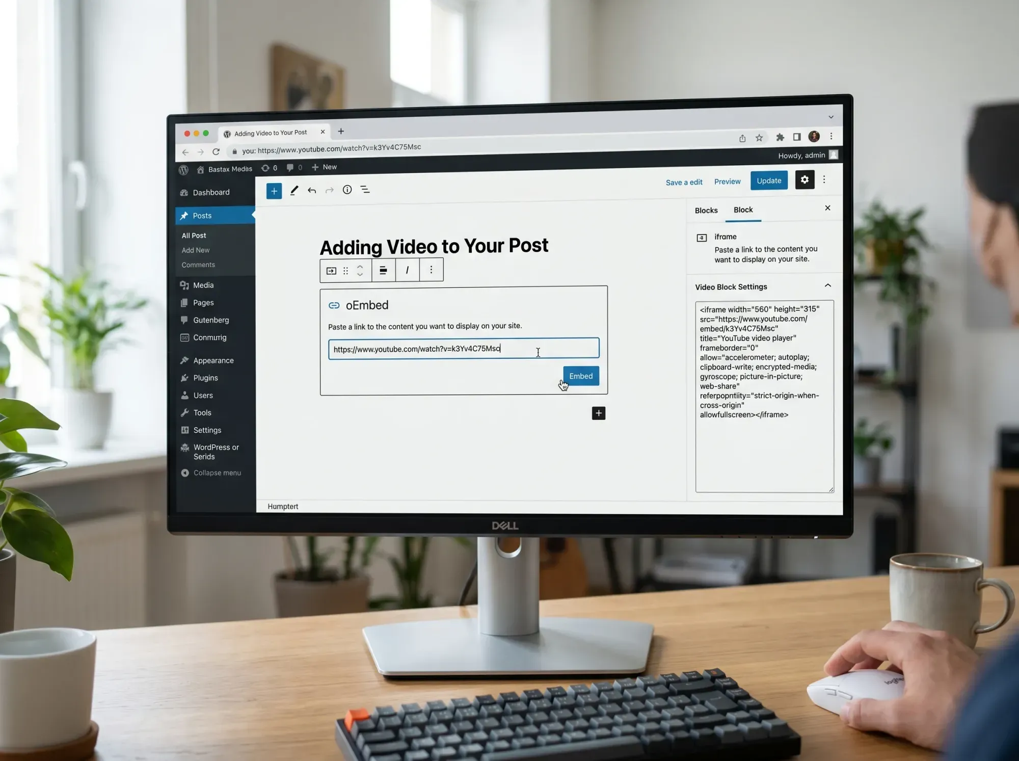 WordPress editor interface showing video embed options